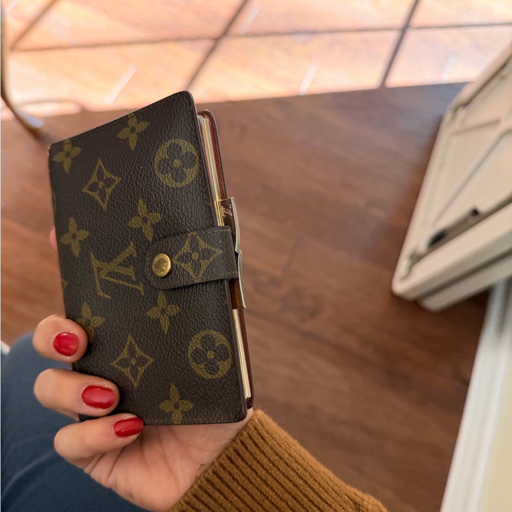 Louis Vuitton Brown and Gold Monogram Card wallet - Picture 3 of 7